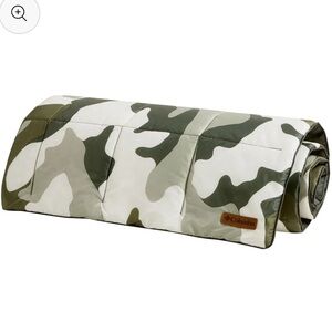Columbia green camo Packable Throw